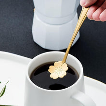 Load image into Gallery viewer, Flower Teaspoon 8-piece Set (assorted designs)