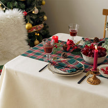 Load image into Gallery viewer, Classic Tartan Napkins (set of 4)