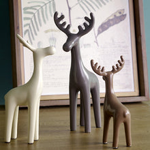 Load image into Gallery viewer, Reindeer Family Sculpture Set