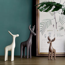 Load image into Gallery viewer, Reindeer Family Sculpture Set