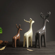 Load image into Gallery viewer, Reindeer Family Sculpture Set