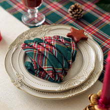 Load image into Gallery viewer, Classic Tartan Napkins (set of 4)