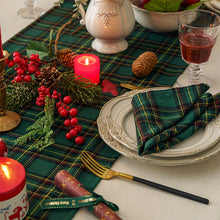 Load image into Gallery viewer, Classic Tartan Napkins (set of 4)