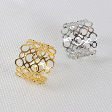 Load image into Gallery viewer, Geometric Pattern Gold/Silver Napkin Rings (set of 12)