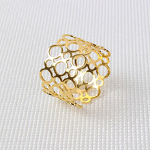Load image into Gallery viewer, Geometric Pattern Gold/Silver Napkin Rings (set of 12)
