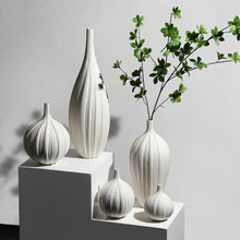 Load image into Gallery viewer, Garlene Vase Collection