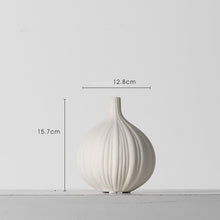 Load image into Gallery viewer, Garlene Vase Collection