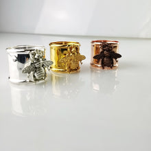 Load image into Gallery viewer, Bee Mine Napkin Rings (set of 4)
