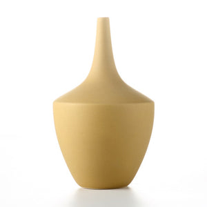 Morandi ceramic vase in Honey Milk.